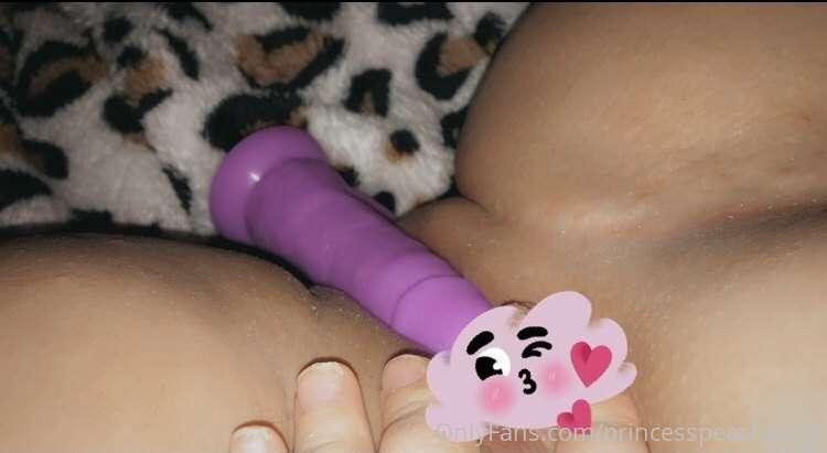Send a tip and I’ll stick this toy in my pussy 😇💦