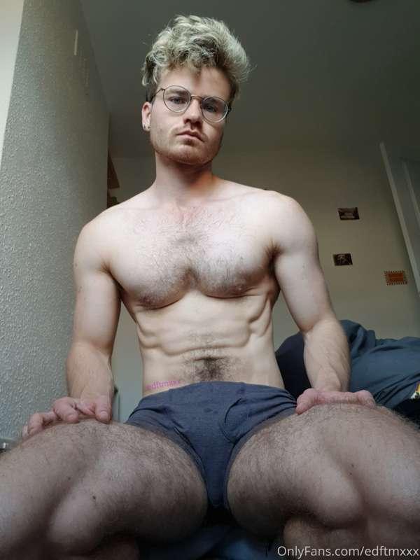 Lick my sweaty holes🥵🥵