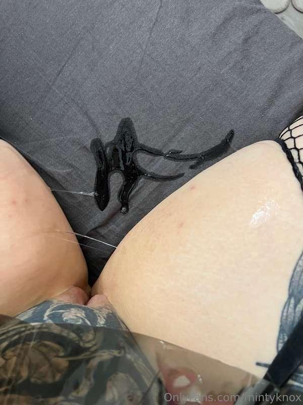 Spit and female cum 😛💦