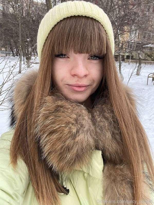 Snow and sun is a wonderful day, wonderful weather you can w..