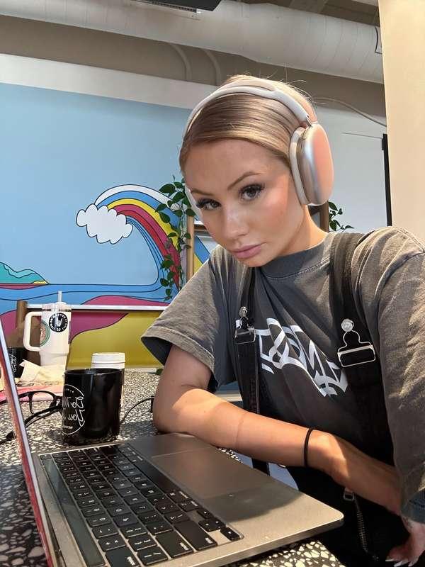 bring your daughter to work dayyyyyy 😋 ( go to my vip page i..