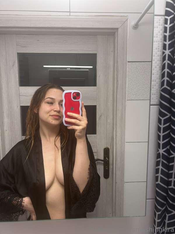Oh, who caught me in the shower?🥵