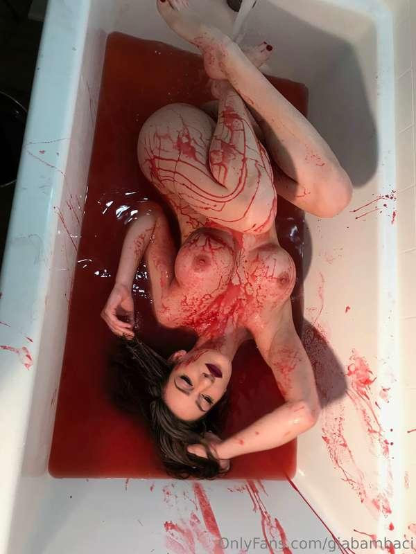 More photos for my friends horror bookI’m afraid of 🩸 irl 👀