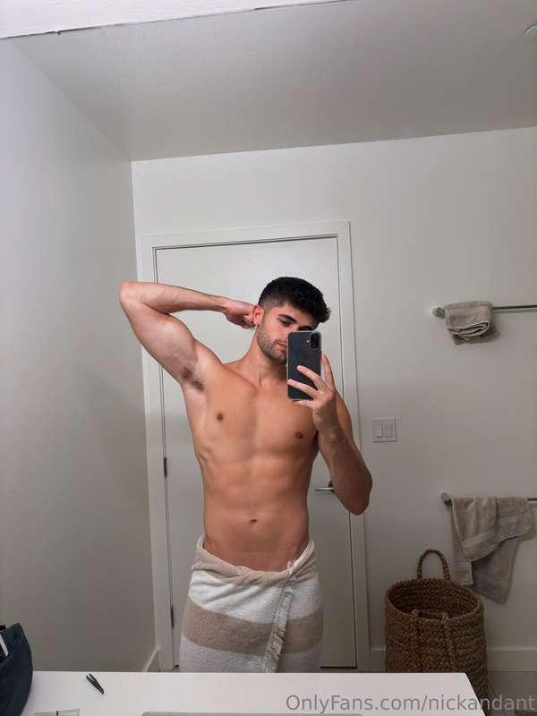 Just took the hottest shower content for you guys.. 🍆DM us! ..