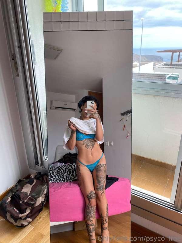 Sono online e ti sto aspettando il chat per divertirci insie..