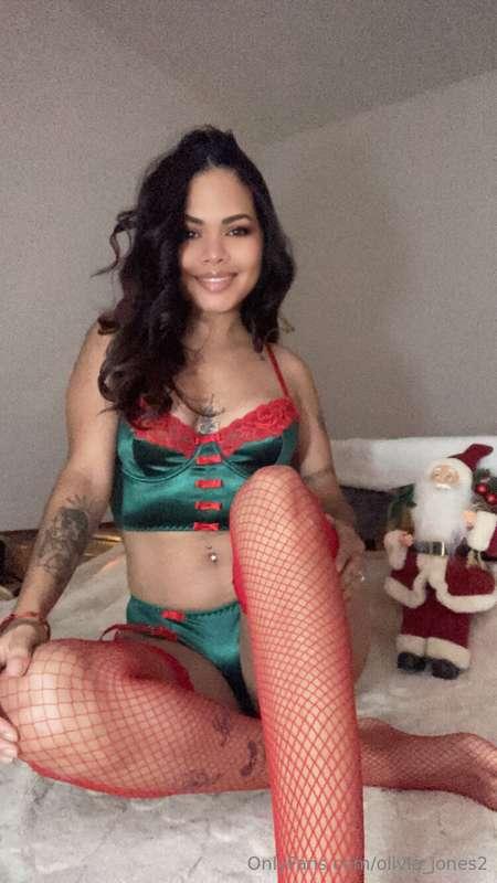 Have you already asked Mommy Claus for your gifts? 🙈🎁🎄