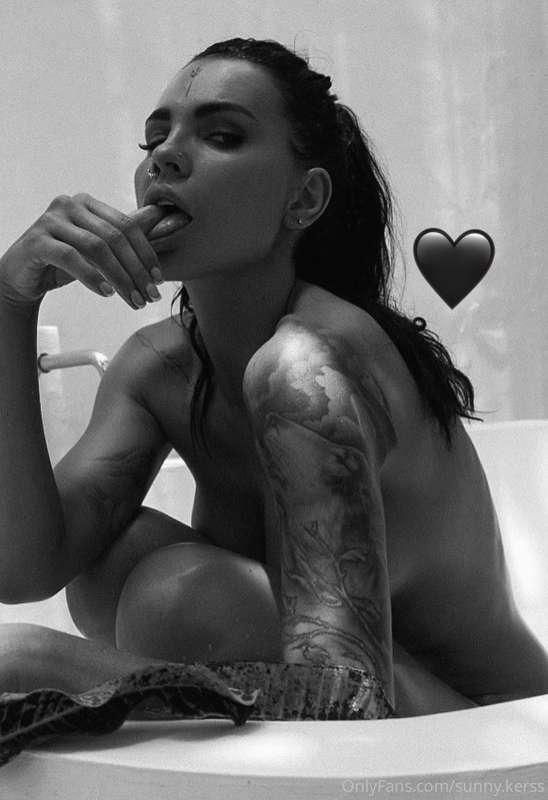 I can’t wait to kiss 💋  and lick 👅  every square inch of you..