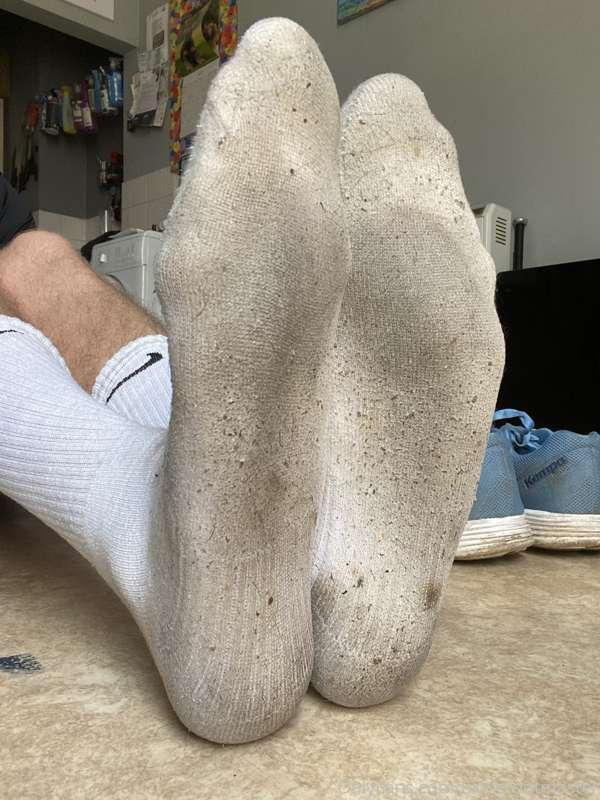 A very hot and sweaty run just completed now come and sniff ..