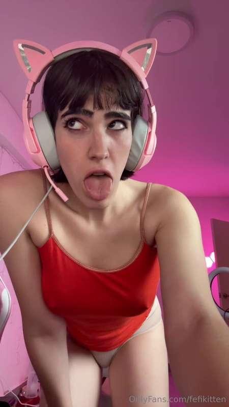 text me like u can handle me