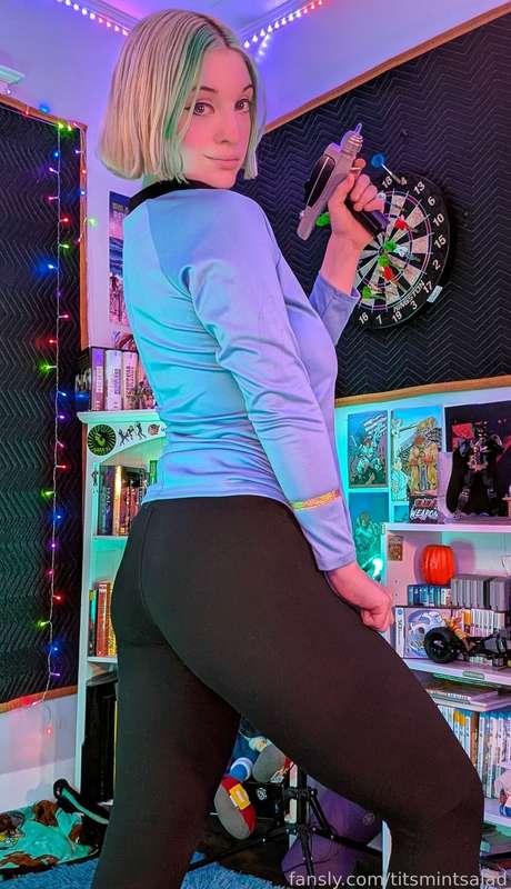 Wanna see underneath?

#fyp #cosplay #startrek #ass #pawg #blonde #titsmintsalad