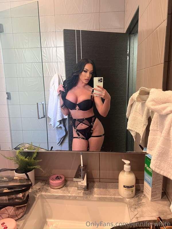 Rate this lingerie set 1-10