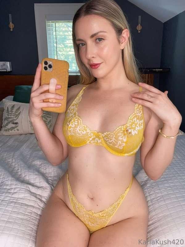 I’ll be going LIVE on Friday afternoon 🔥 Get ready for some ..