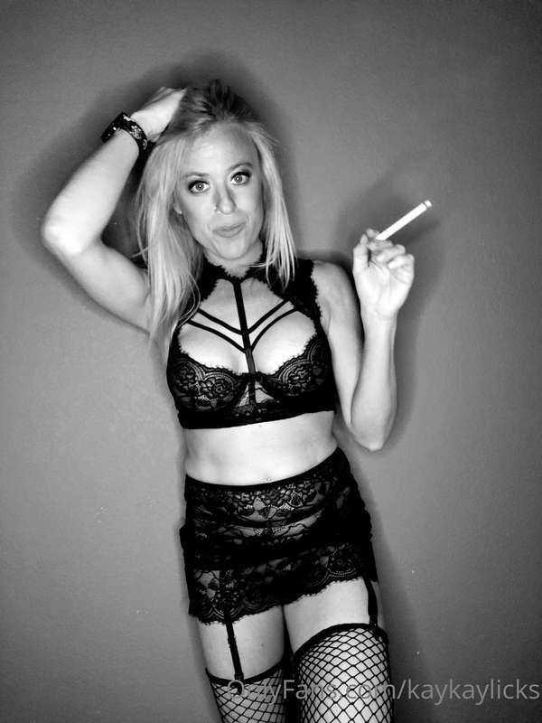 Thirsty Thursday! Hope you get satisfied today! 😘