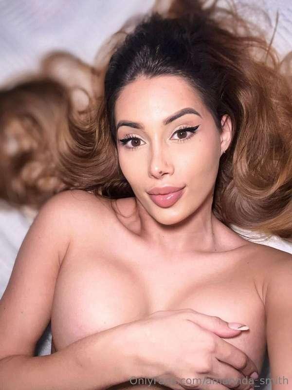 I know guys love big boobs but smaller ones need love too🥺