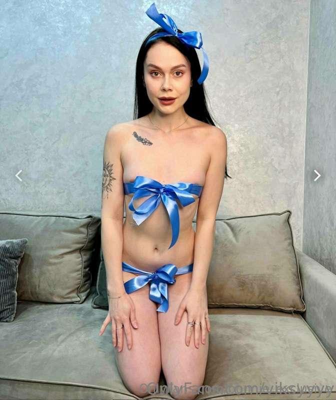 ## I’m ur sexy gift 💝 hehe 😜