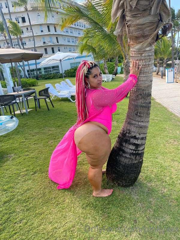Ass got bad intentions 🤫