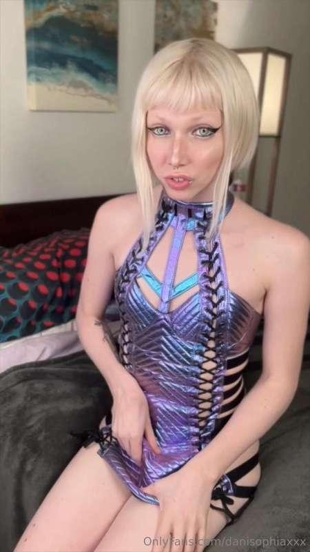 Don’t forget, tonight I’m giving you a little something extr..
