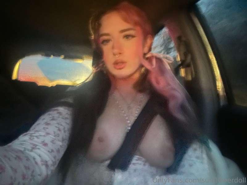 sunfl0werdoll image #0