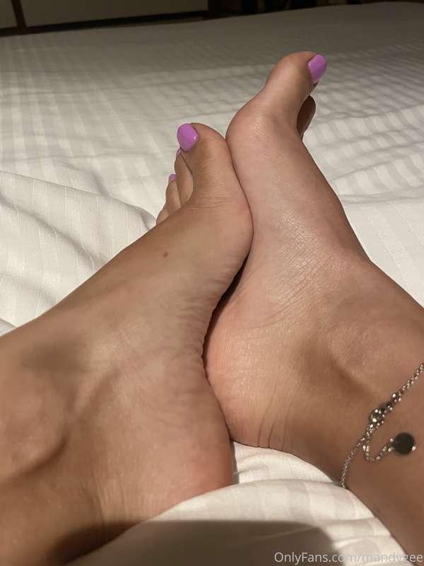 I've had a long week and I think I deserve a foot rub. Will ..