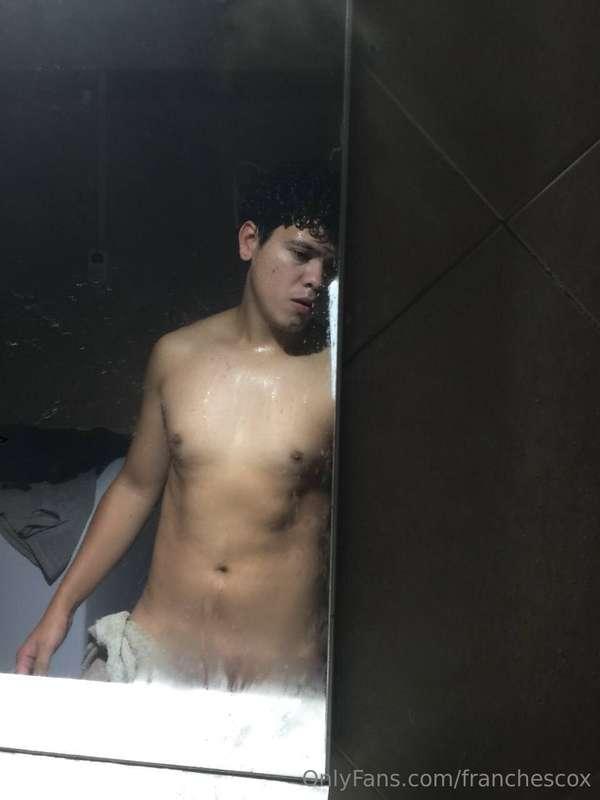 🎁 𝐬𝐮𝐛𝐬𝐜𝐫𝐢𝐛𝐞 𝐚 𝐆𝐈𝐅𝐓 𝐚𝐰𝐚𝐢𝐭𝐬 𝐲𝐨𝐮 🎁@iamalexisokk @iamalexisokk 👩..