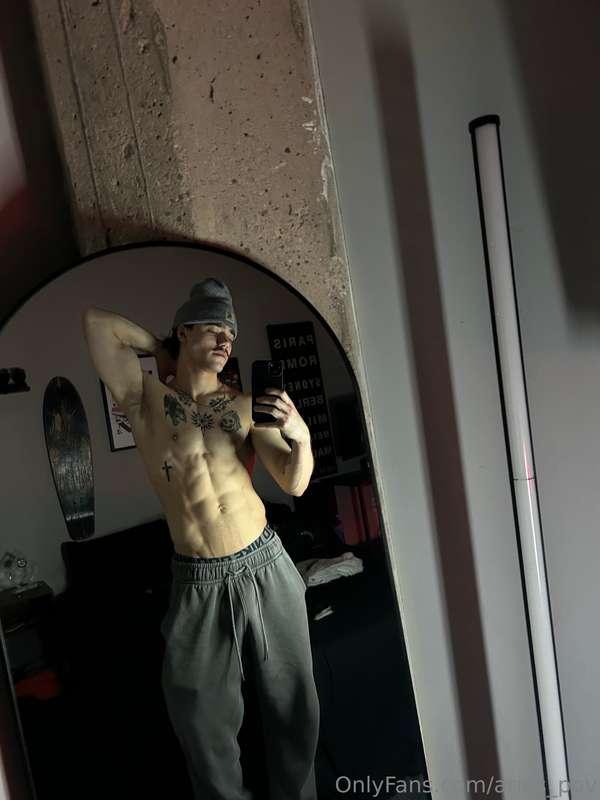 Who wants to see my morning wood? 🪵 