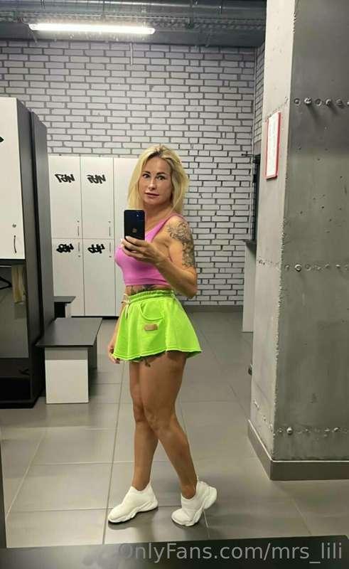 Hi sweetie, how are you doing? 🍑👅

Today the milf wants to s..