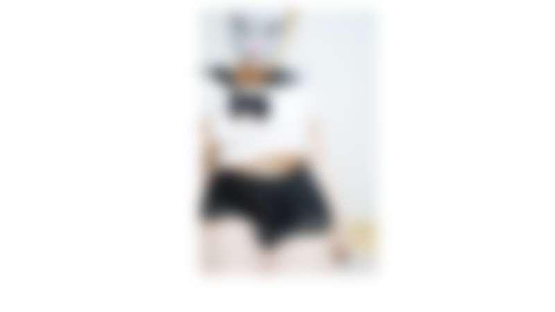 세로로 찍었어용 - ♡
처음 셀프 화보까지 선물 - /// -