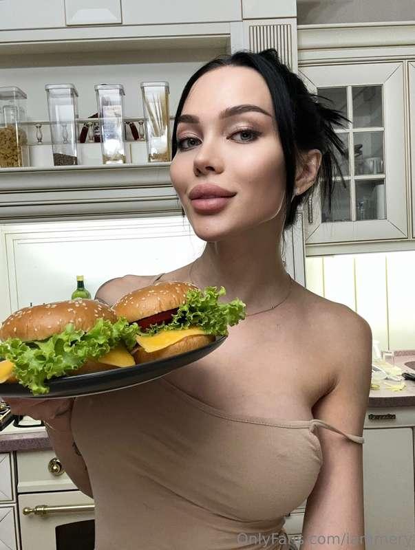Do you want a burger? I made them myself 😅🍔