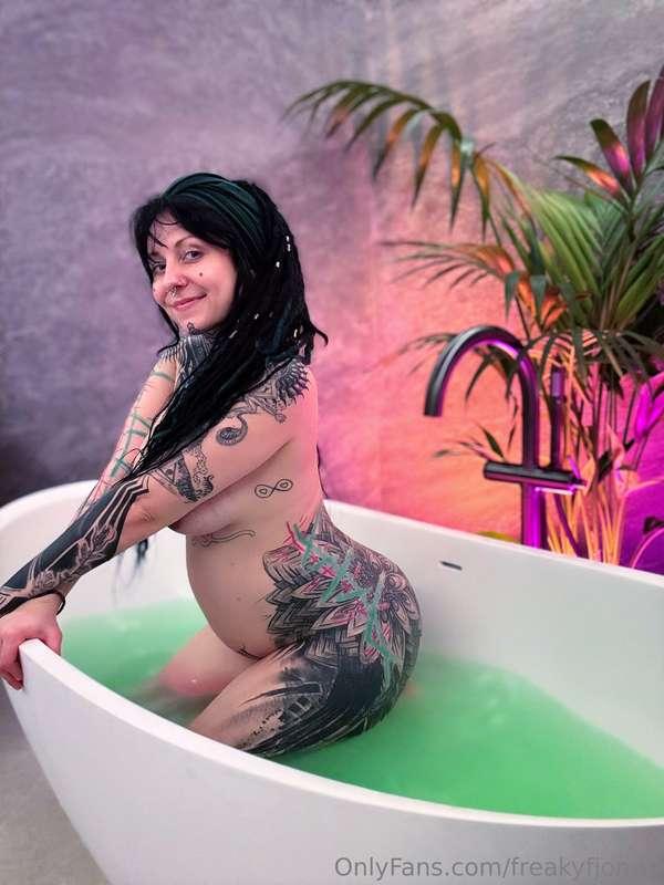 See you soon ✨🤍🤰🏻👉🏻 @freakyfjondavip 👈🏻✨www.onlyfans.com/fre..