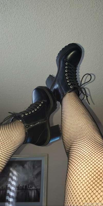 I need help taking them off. 😈