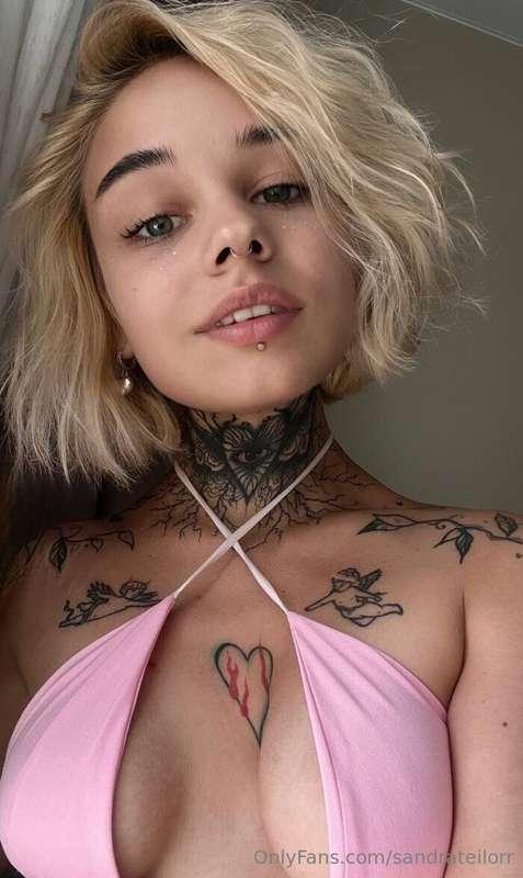 🔥 THIS BEAUTY @emma_dolly IS ONLINE & WAITING FOR YOU! 😈💦@em..