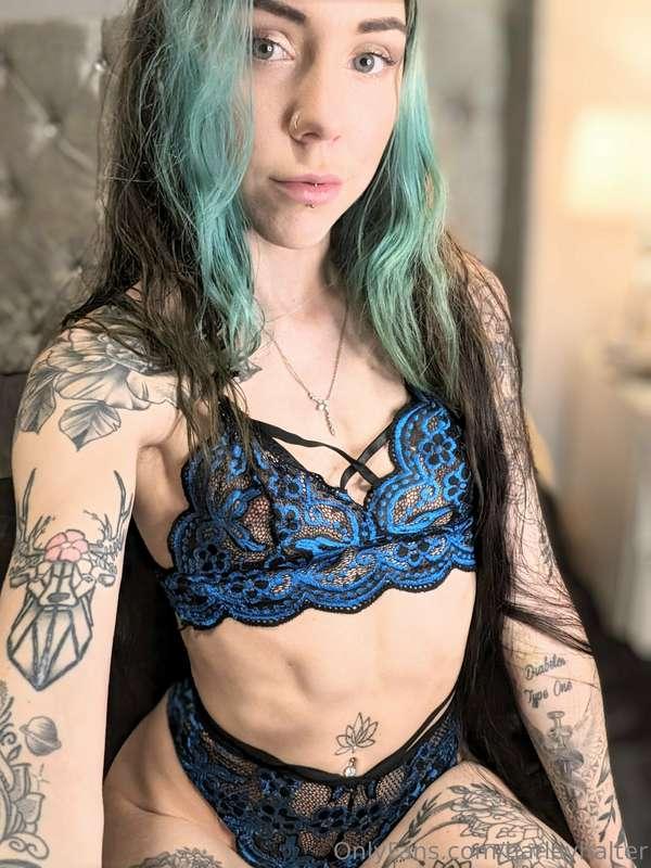 Don't forget I'm LIVE now at @harleyhalter1 come join me fil..