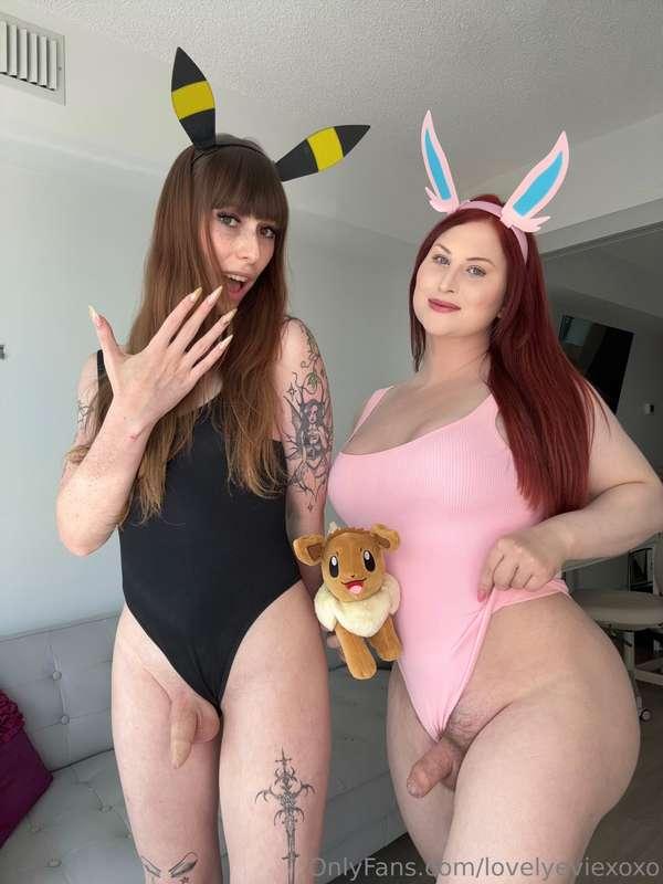 Think you can handle two girl cocks? 👯‍♀️🍆 @thetransfairyy 