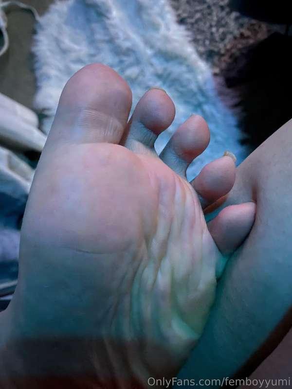 Up close and personal Yumi soles and toes
