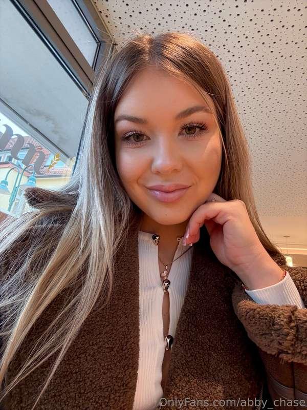 I'm in such a good mood today and I'm ready to share it with..