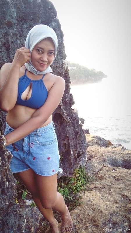 Flashing at the beach today 🤭 I hope no one saw me 😛