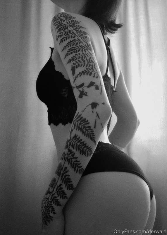 Have a nice day 🖤🤍