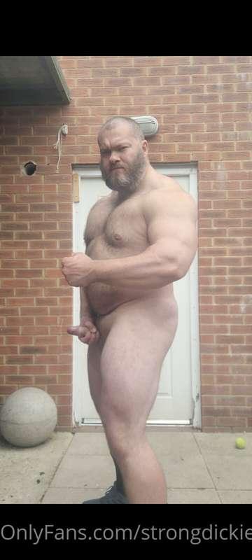 Big strongdickie flexing 🍆😈 god I love showing off 💪
