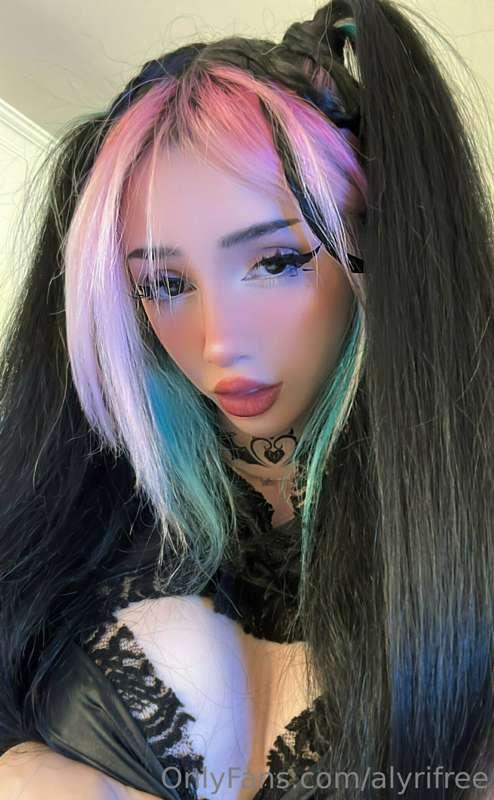 Cute Goth GF Anyone?🥵