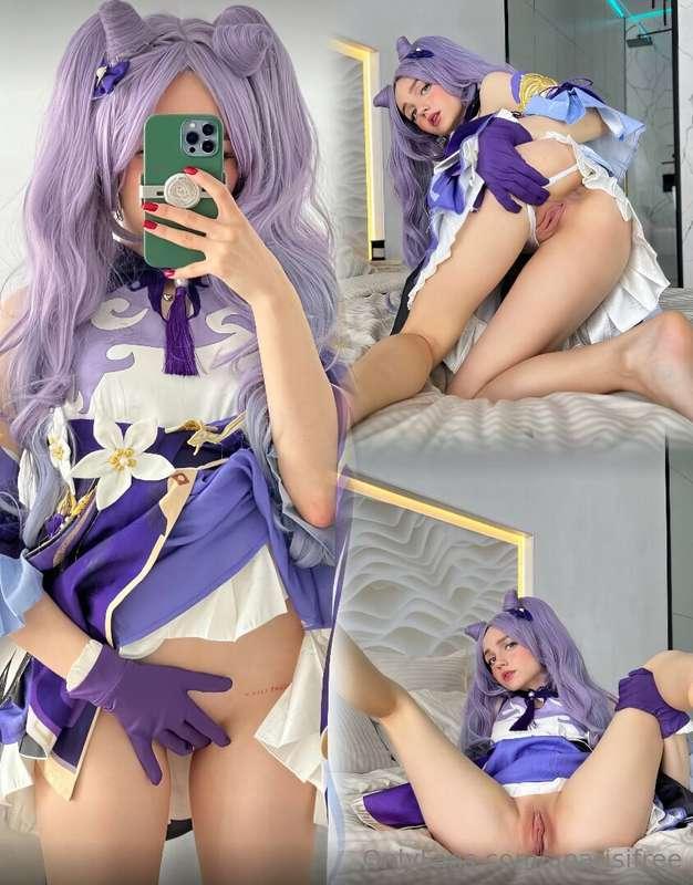 The queen of cosplay @lizzy.youngy wants to fuck hard and wa..