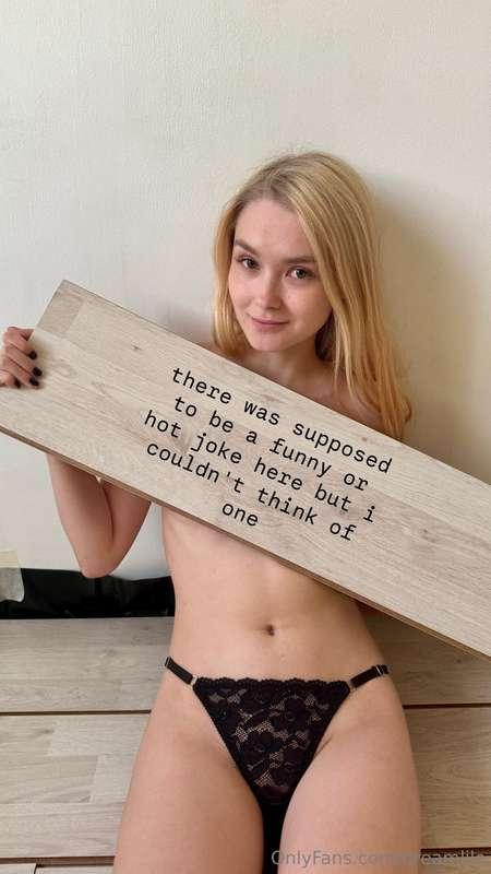 Konichiva~ I decided to make a cozy room where I could shoot..