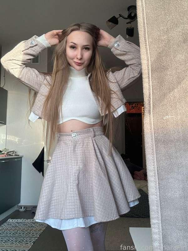 Another cute new outfit  :3 

Awww rly wanna make a custom in it, gradually teasing you and modestly undressing with blush on my checks 💕

☀️ #shygirl #cuteoutfit #shortskirt #cutie #19 #longhaired #custom #petite #video #tiktok ☀️