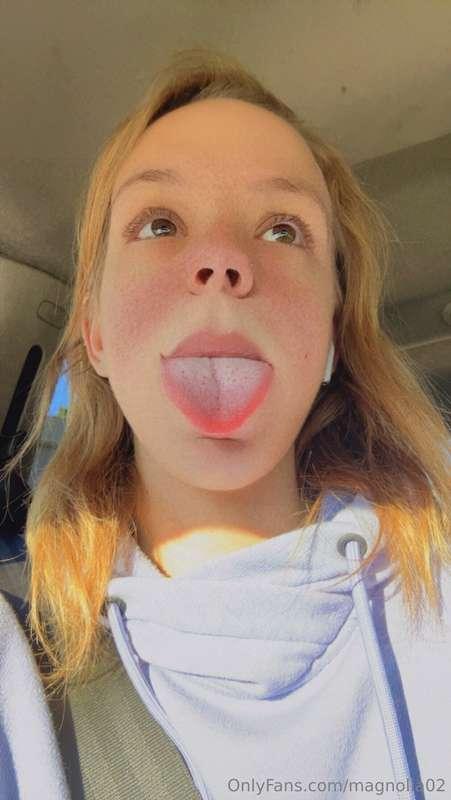 Come chat with me! I’d love to hear about your day!😌😙