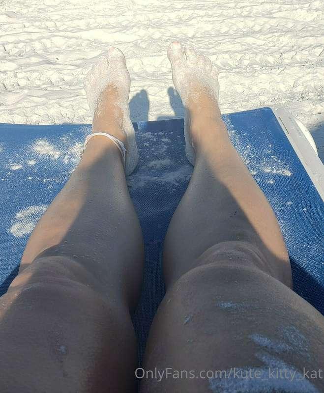 Toes in the sand, tan muscular thighs... what more would you..