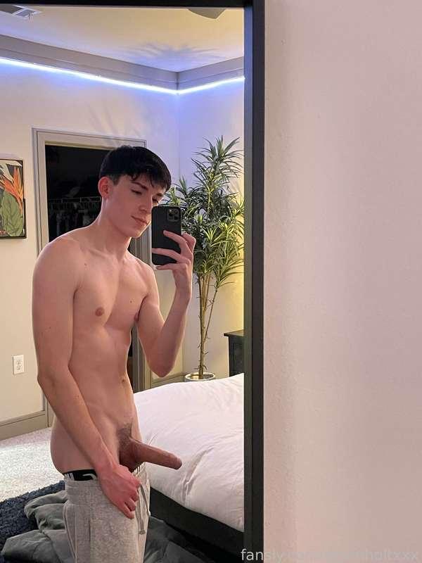devinholtxxx image #0