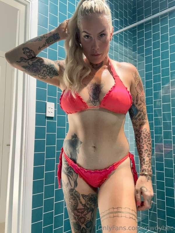 About to drop the hottest nude set on my timeline at @rowdyb..