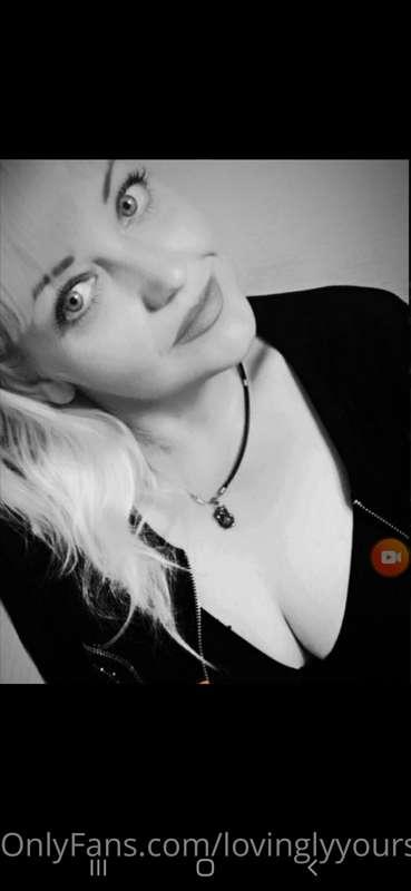 Stop!❌ You're next to a femme fatale, be careful what you sa..
