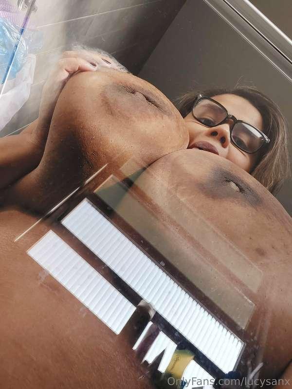 lucysanx image #0