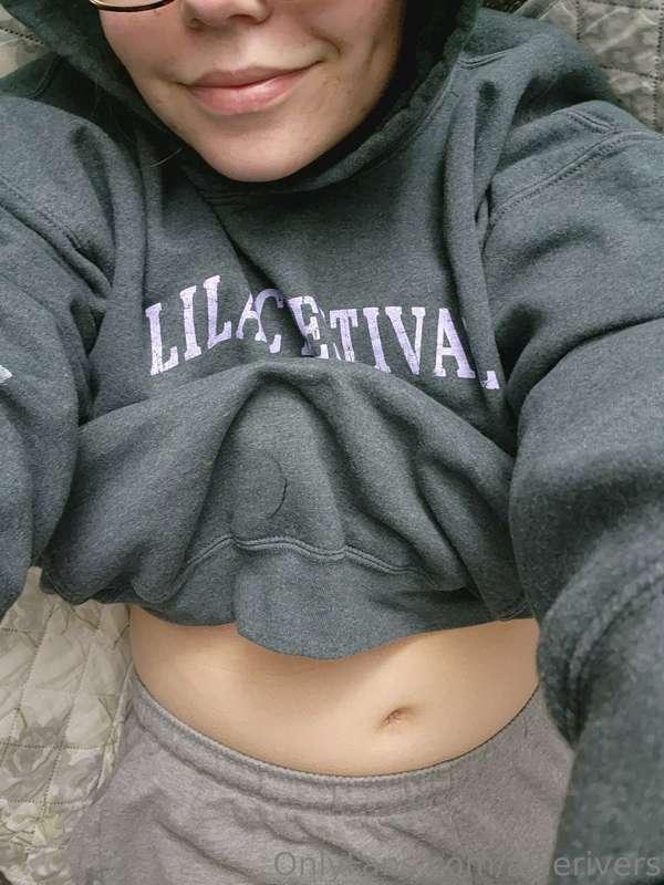 Having a lazy night 😋 someone to snuggle up with while the b..