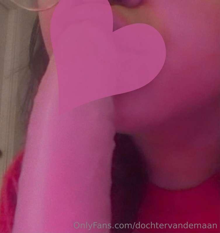 Regalito de esta semana 😜🍆💦

Les gustan los juguetes? 😏